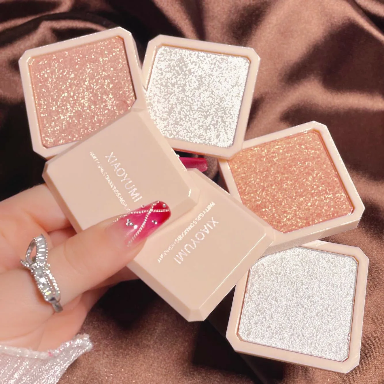 Paleta integrada de brillo facial y de ojos de alto brillo de dos tonos, disco alto de desarrollo de color duradero de mezcla rosa nacarado brillante,
