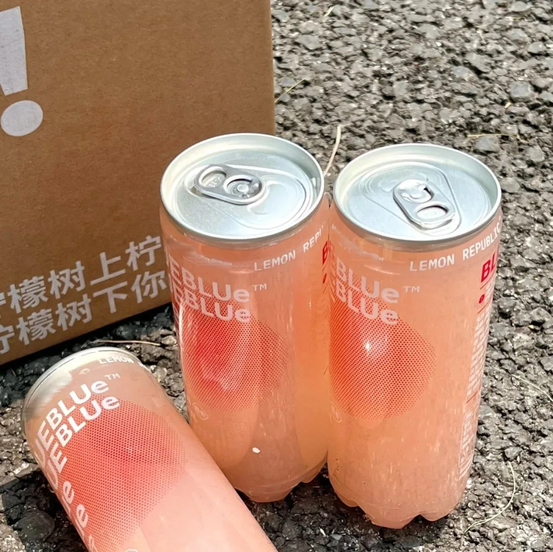 PET plastic cold drink bottles come in various models