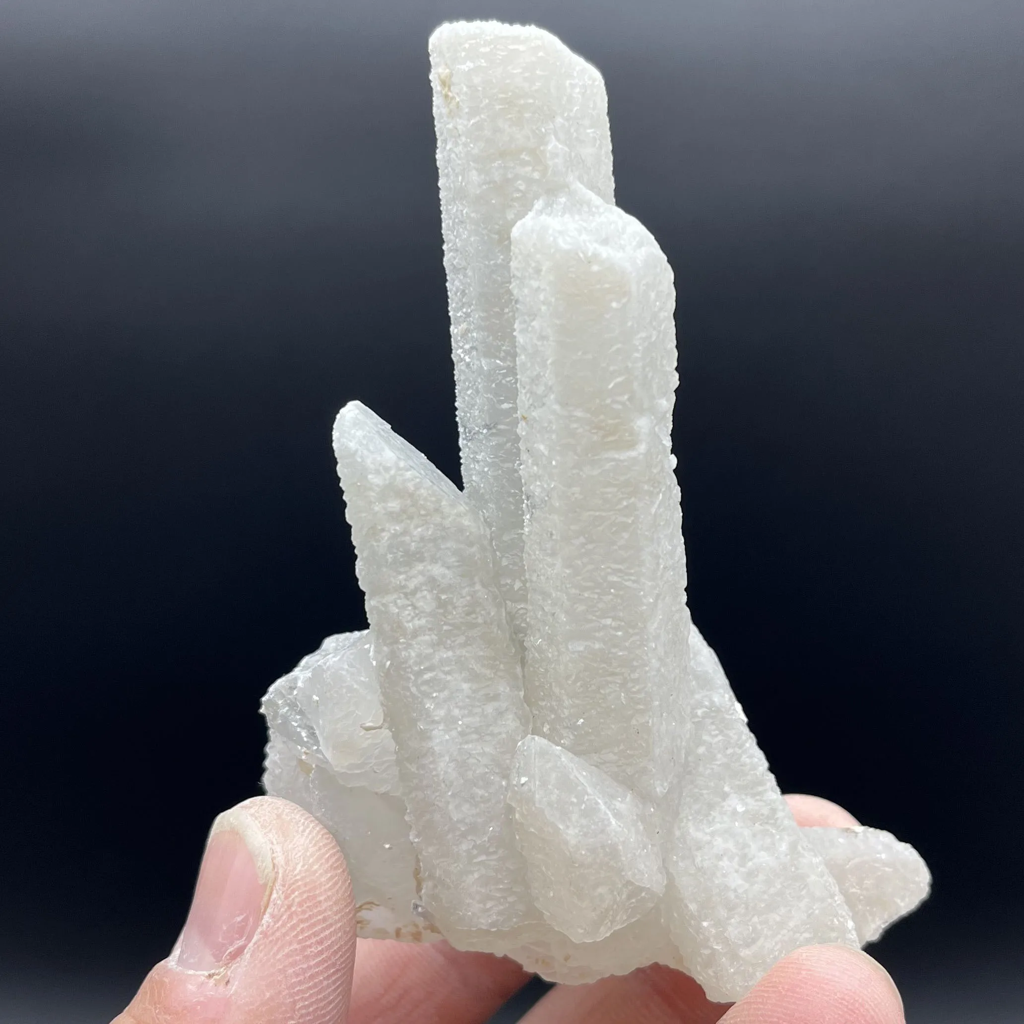 

Natural twin backbone crystal cluster specimen energy healing stone feng shui room decoration ornaments