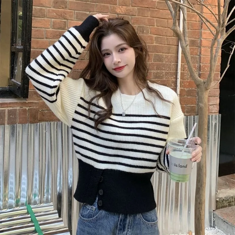 

New autumn and winter fashion lazy style long sleeved sweater for women loose fit striped high-end bottom knit pullover striped