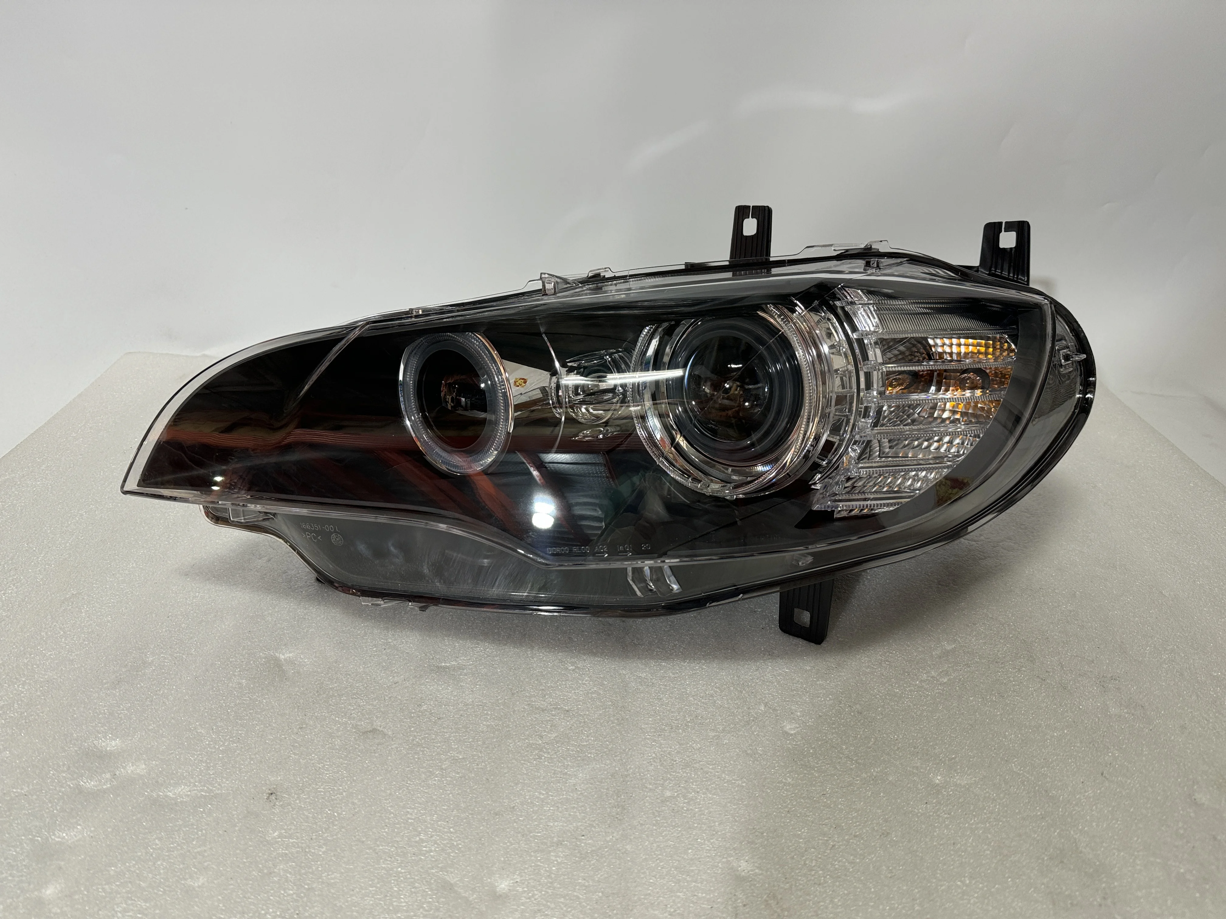 

Подходит для фар BMW X6 2008-2014 BMW E71, фара X6M E71, ксеноновая фара E72, используемая для замены Plug and Play