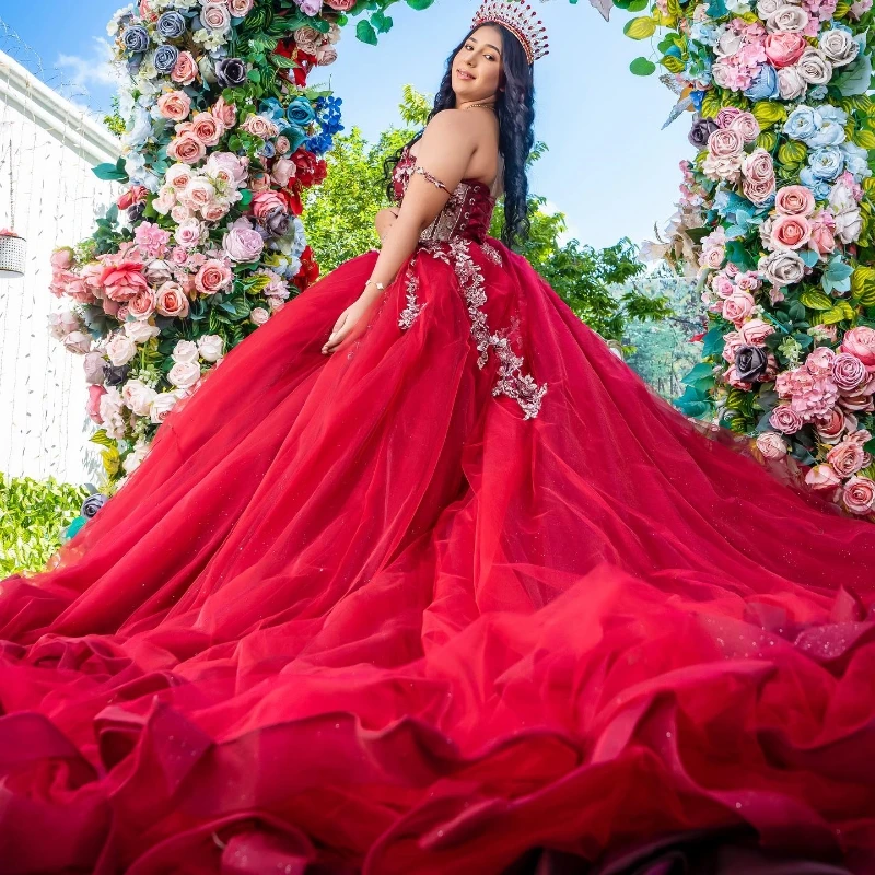 

Red Princess Ball Gown Quinceanera Dresses Off Shoulder Lace Appliques Beading Crystal Tull Vestidos De 15 Años Prom