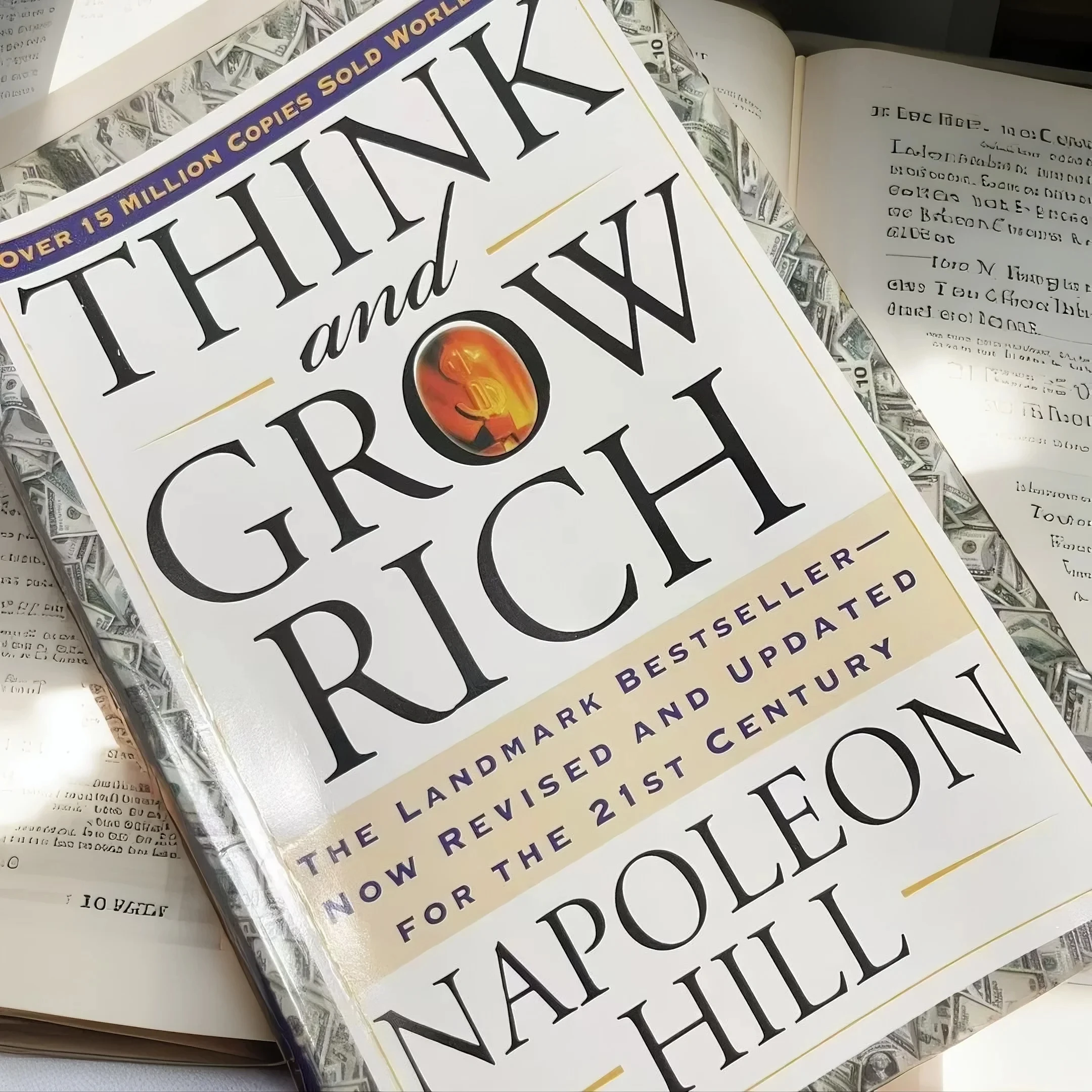 

Классические вдохновляющие романы Think and Grow Rich от Napoleon Hill в мягкой обложке на английском языке
