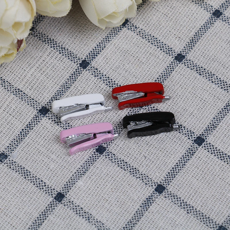 1:12 Dollhouse Miniature Metal Stapler Mini Studying Room Stationery Office School Furniture Decor Accessories Toy