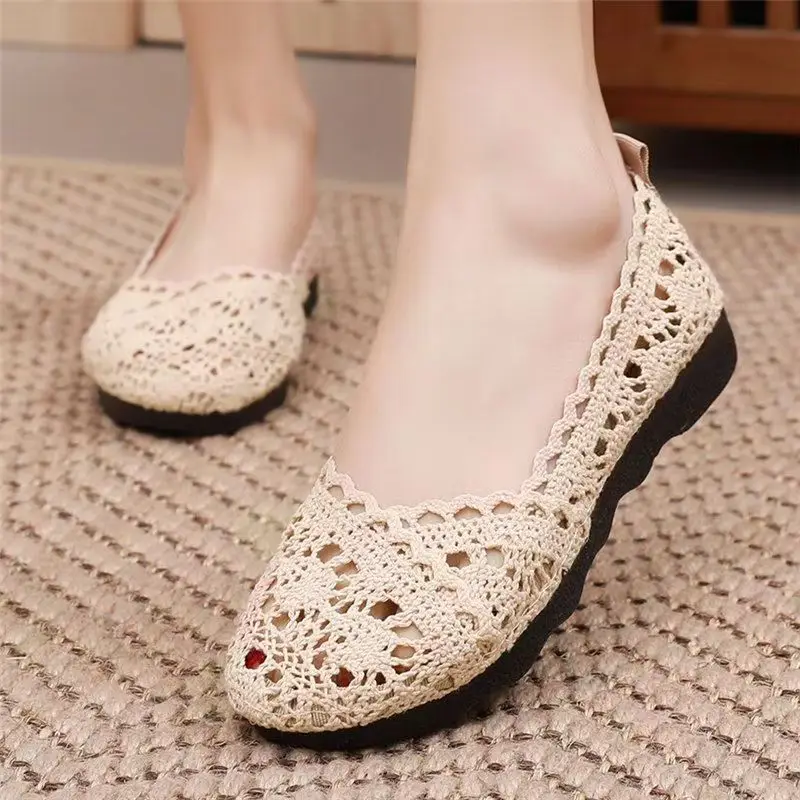 

Woman's New Summer Flat Sole Big Size Hollow Lace Nude Shoes Soft Sole Non Slip Breathable Shallow Slip-On Round Toe Sandals