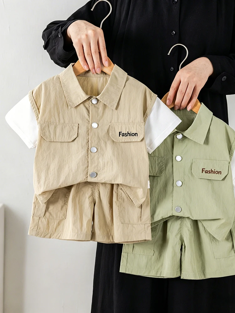 赤ちゃん男の子夏服セット軽量半袖日焼け防止カジュアルワークウェアショーツコンボ快適な綿混紡