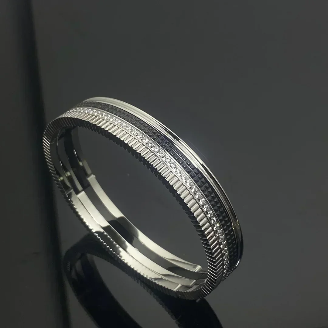 

New Arrival! Exquisite S925 Sterling Silver Bouron Bracelet, White Gold & Black Diamond Gear Edge, Perfect for Elegant Banquets
