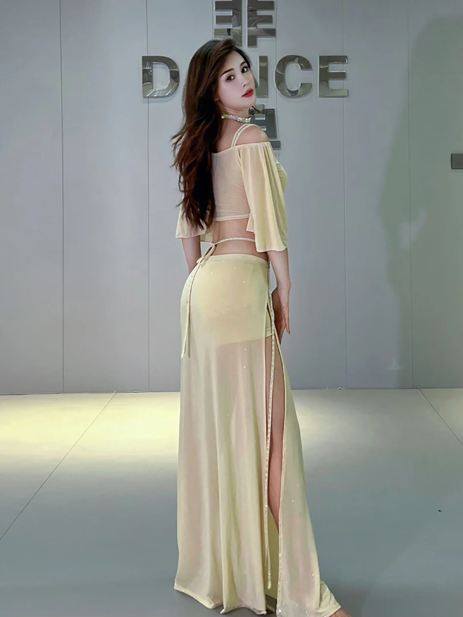 أزياء الرقص الشرقي المثيرة مكونة من قطعتين، مجموعة ملابس علوية وتنورة للنساء، ملابس ممارسة الرقص لأداء المسرح