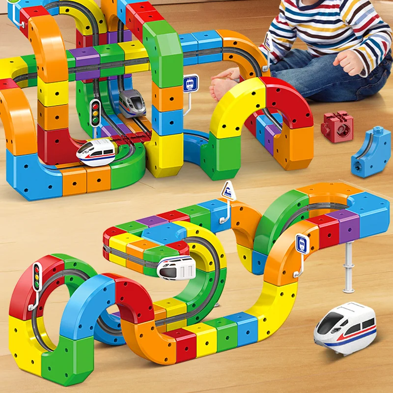 الأطفال ماجيك المسار قطار الكهربائية تجميعها اللبنات المغناطيسي السكك الحديدية سيارة المتاهة ألعاب تعليمية للأطفال هدايا عيد الميلاد