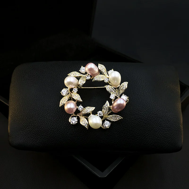 

Exquisite Rhinestone Pearl Garland Brooch Women Luxury Round Flower Pin Neckline Corsage Clothes Accessories Jewelry Gifts 1292