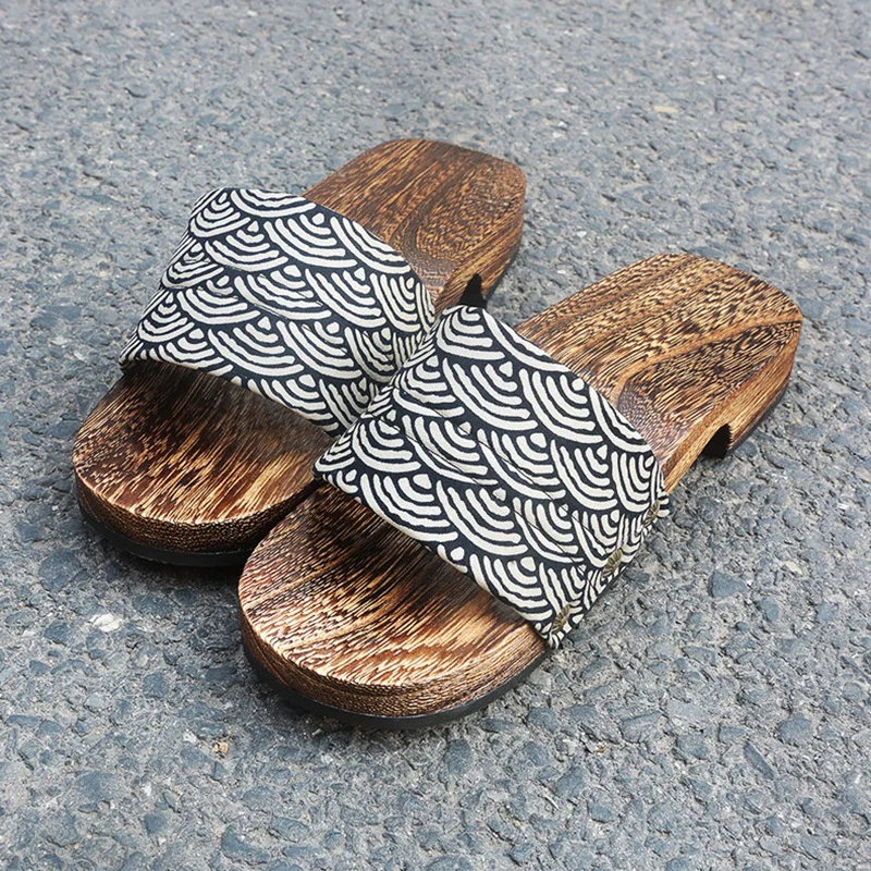 Men\'s Summer Wooden Slippers Japanese Style Low Heel Clogs Anti-Slip Beach Slippers Casual Summer Sandals Cosplay Shoes