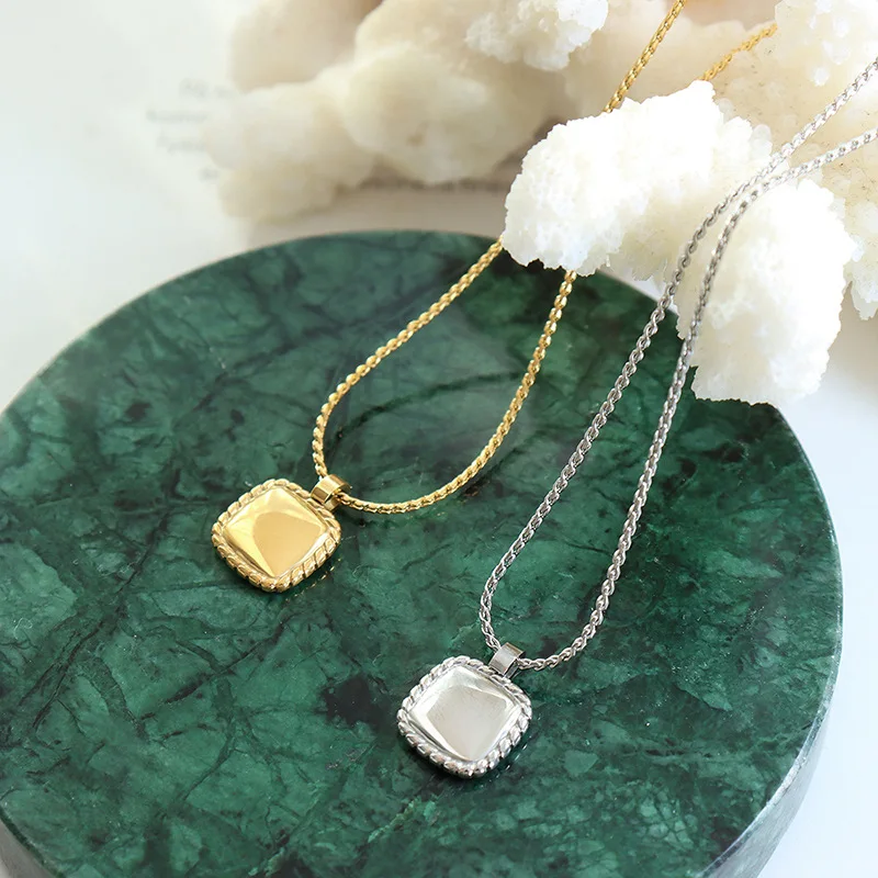 Colar de corrente de aço inoxidável 316L com pingente quadrado para mulheres banhado a ouro 18k à prova d'água não mancha colares curtos femininos