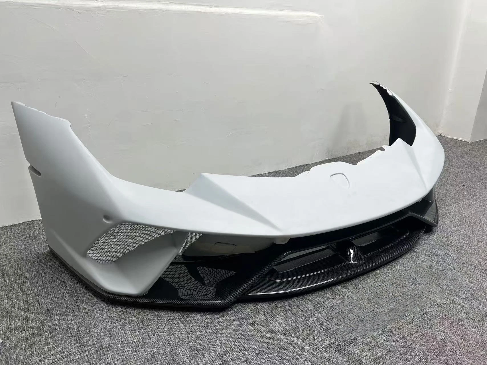 Full Custom Build With An Old-toLP640 Style Front Bumper For Huracan LP580 LP610 2014-2019Extreme Makeover