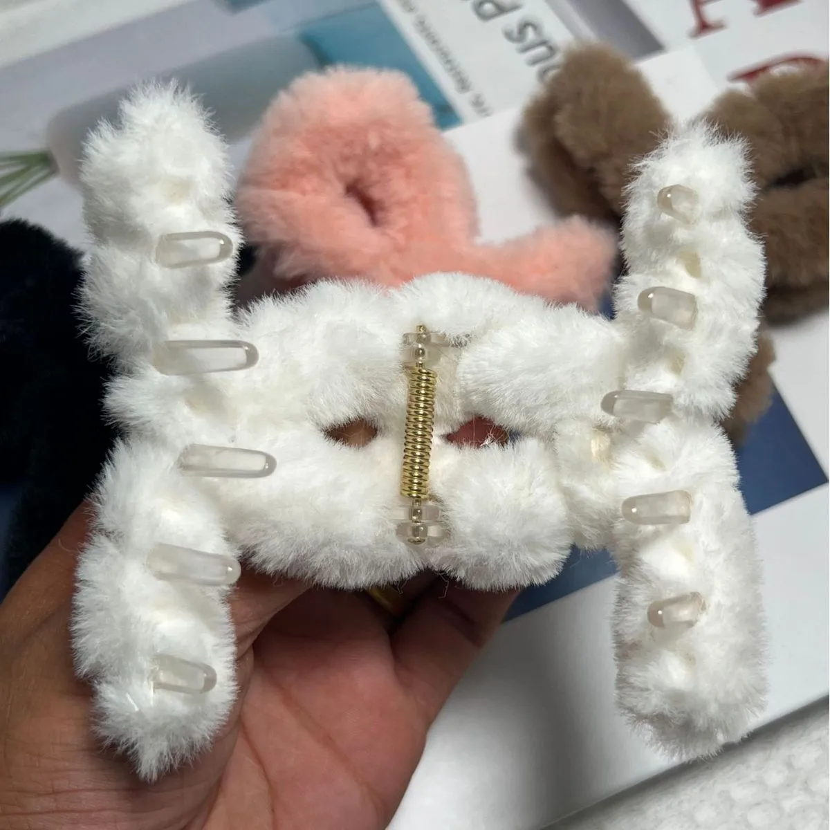 Cute Plush Faux Rabbit Fur Cross Hair Claw Clips Women Girls Winter Soft Large Ponytail Hair Clamps Barrettes Hair Accessories