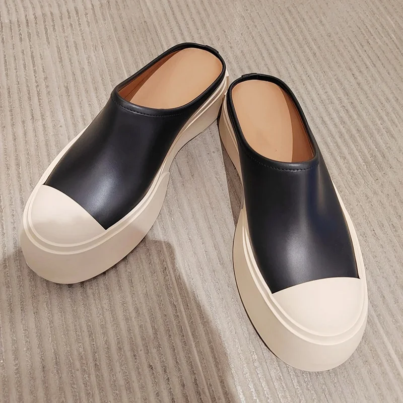 黒、白のパッチワーク女性スリッパラウンドトゥプラットフォーム厚底フラットサンダル夏防水屋外女性カジュアルシューズ