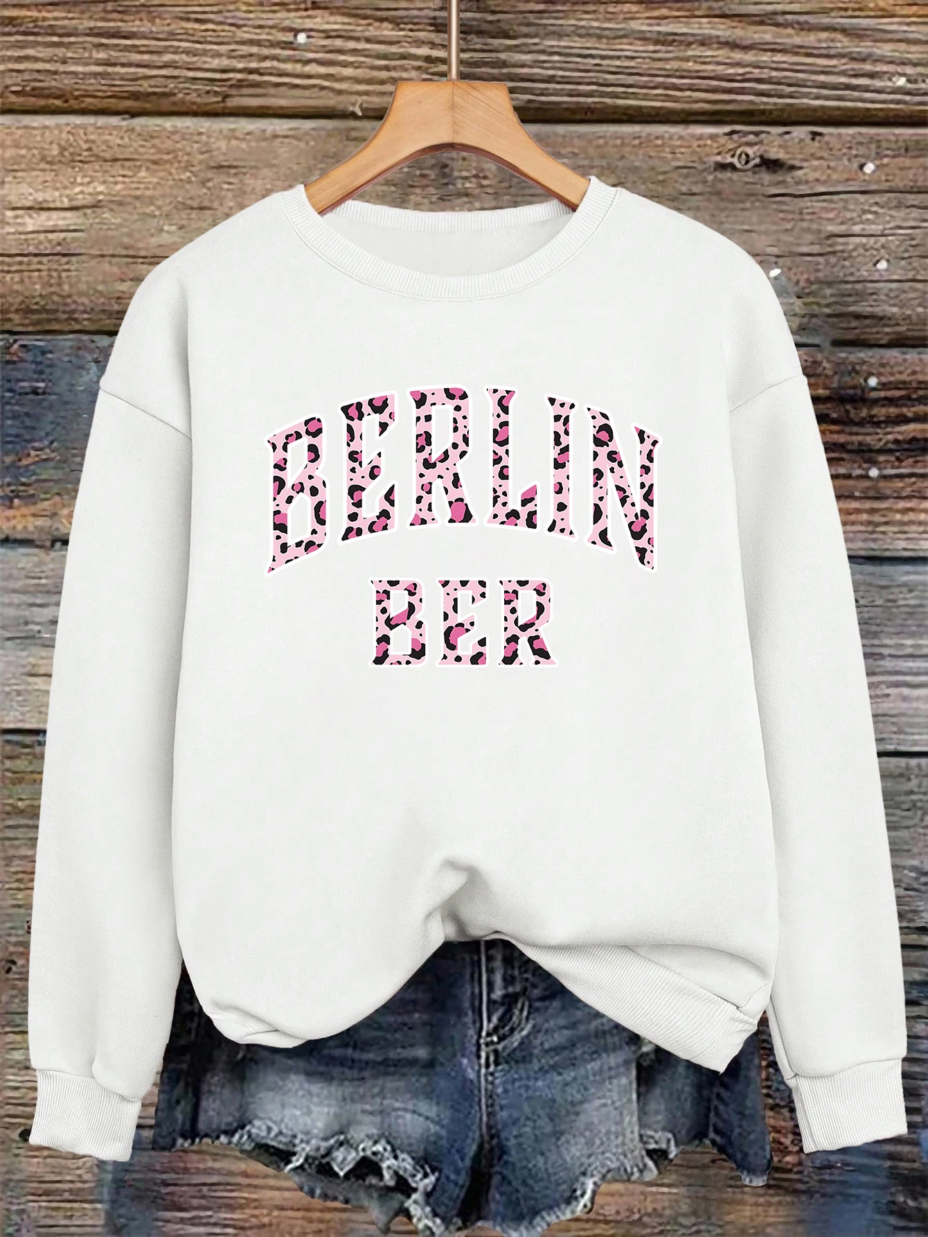 Pink Leopard Print Berlin Printing Sweatshirt Woman Fashion O-Neck Clothes Fleece Autumn Pullover Casual Loose Womens Sportswear