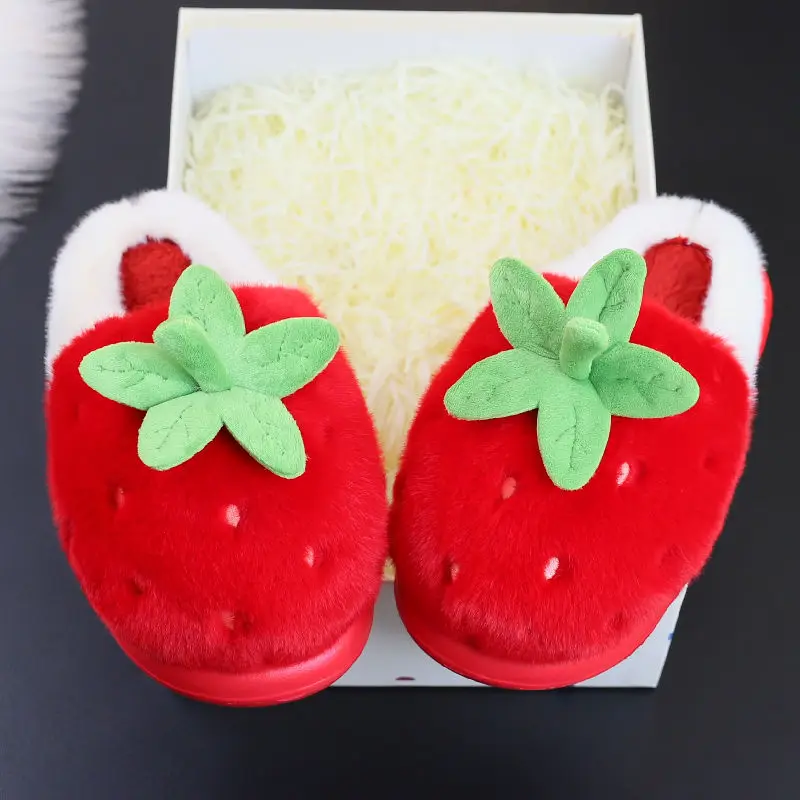 أحدث 2025 النعال الفراء الفراولة الإبداعية مع الجذعية السيدات منصة إيفا أفخم الشرائح أحذية للنساء العلامة التجارية نعال قماش