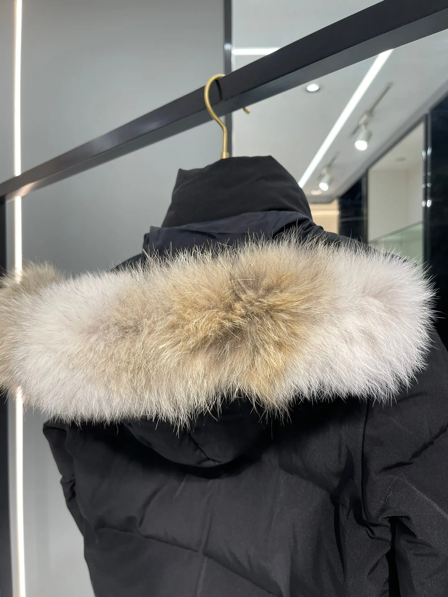 Winter Women Canada Style Down Jacket 90% White Parkas Real Fur Collar Hooded Outerwear Windproof Warm Coat