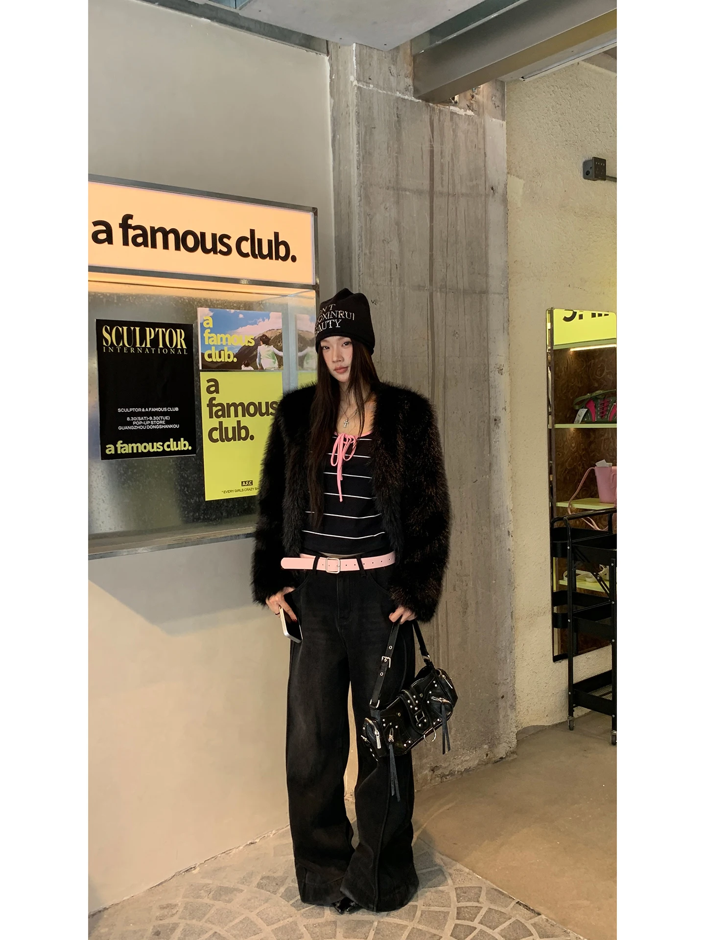 Jaqueta de Pele Preta Fena Estilo Outono Inverno Nova 2025 ular Estilo de Trabalho em Fibra de Poliéster Manga Longa C...