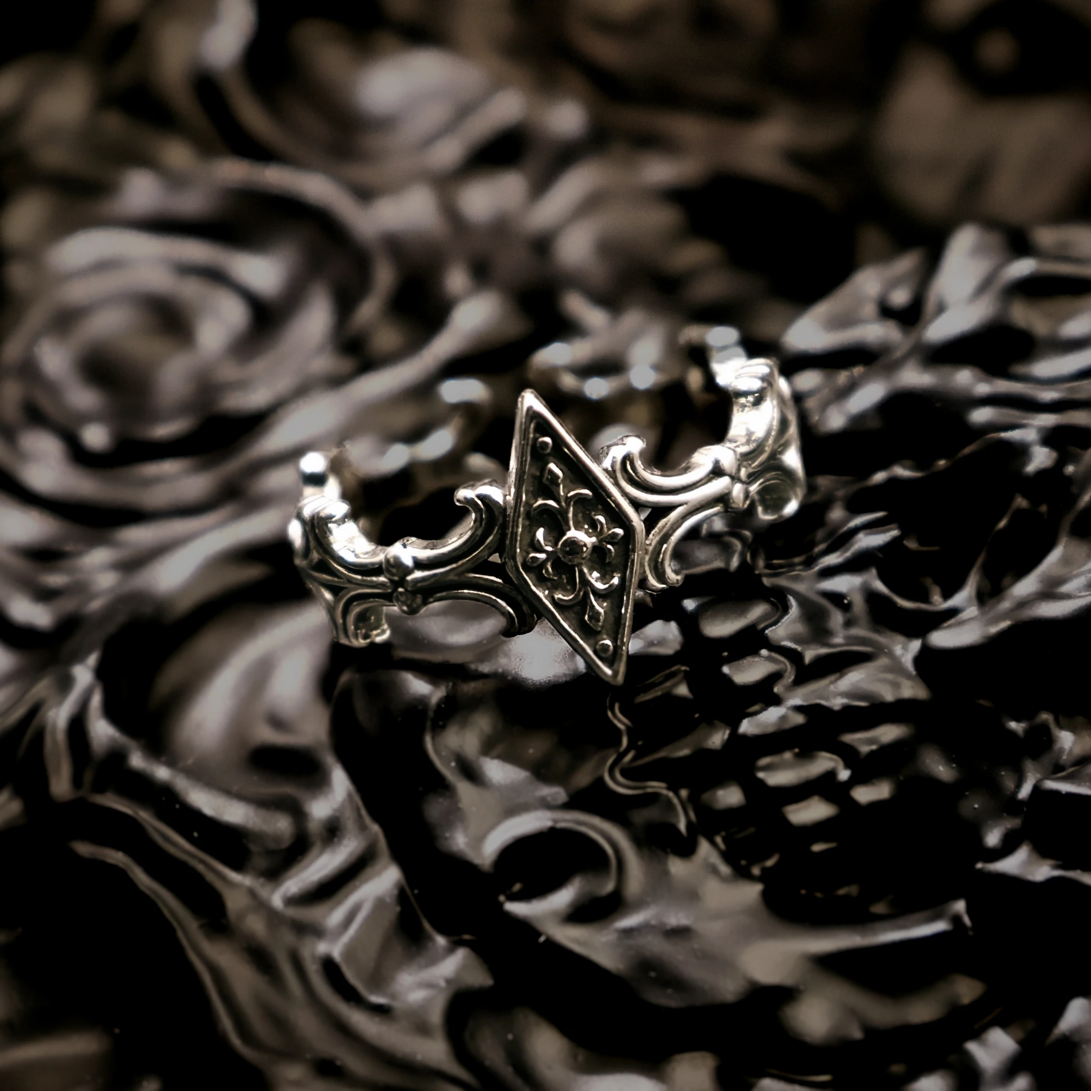 Retro Iris Kreuz Rhombus Verstellbarer Offener Ring für Männer Versilbertes Messing Gothic Punk Edgy Schmuck Unisex Accessoires Cooles Geschenk – Detail 6