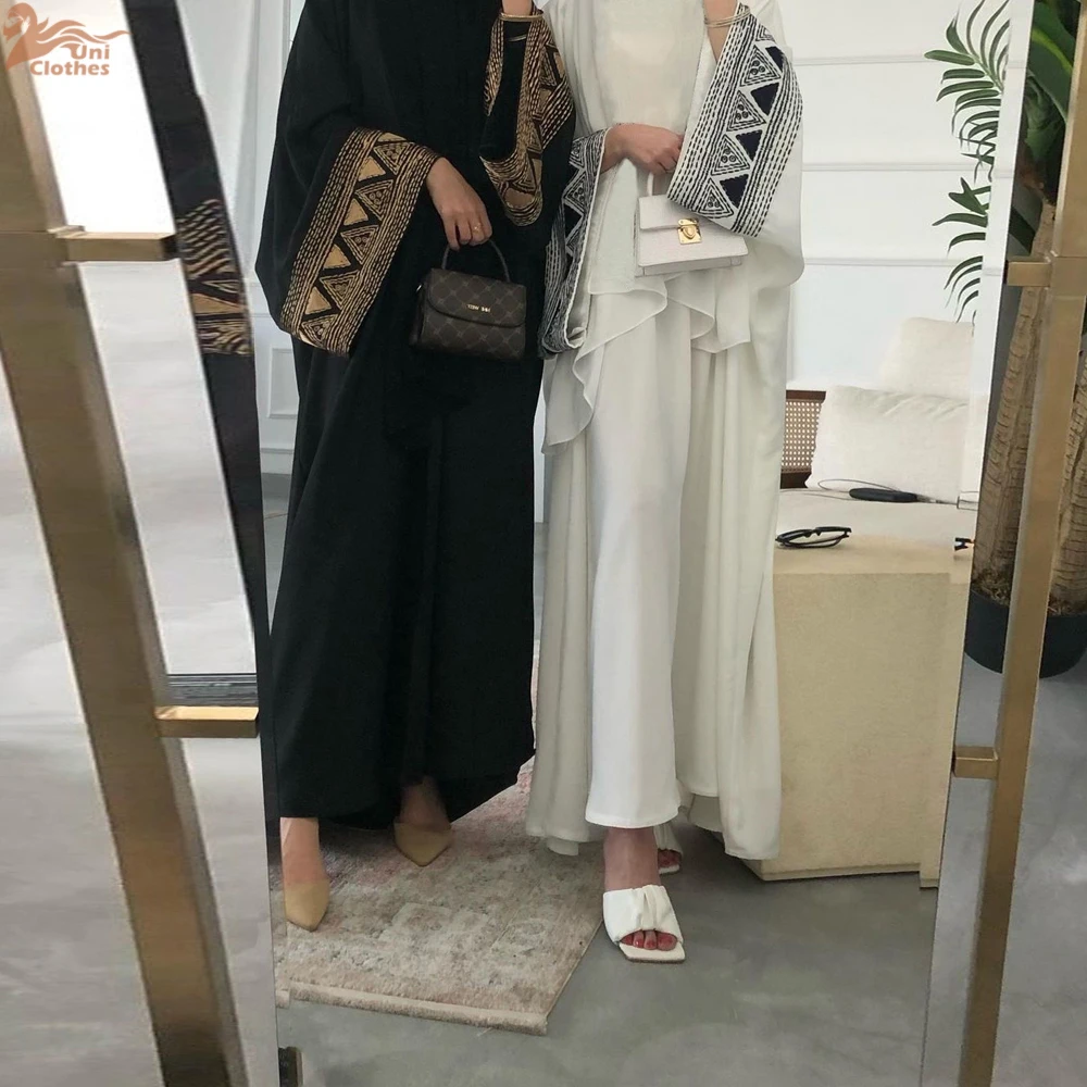 2025 Estate Eid Nero Bianco Ricamo Aperto Modesto Abaya Dubai Kimono musulmano Abaya per le donne Abiti caftano Abbigliamento islamico