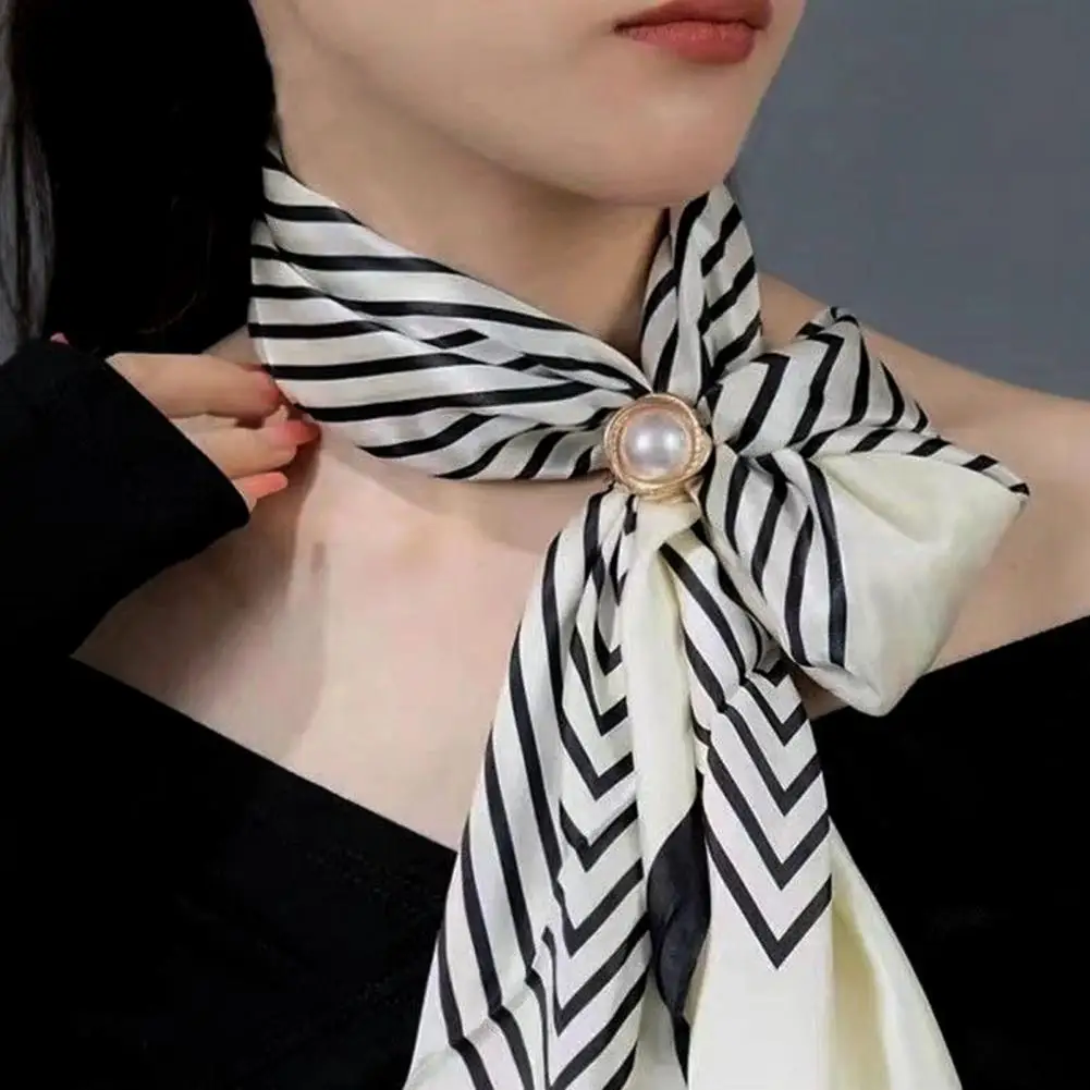 4Pcs X Shape Scarf Rings Camellia Faux Pearl Scarf Clips Metal Scarfs Clasp Holder Buckles for Women Scarves Shirts Shawls