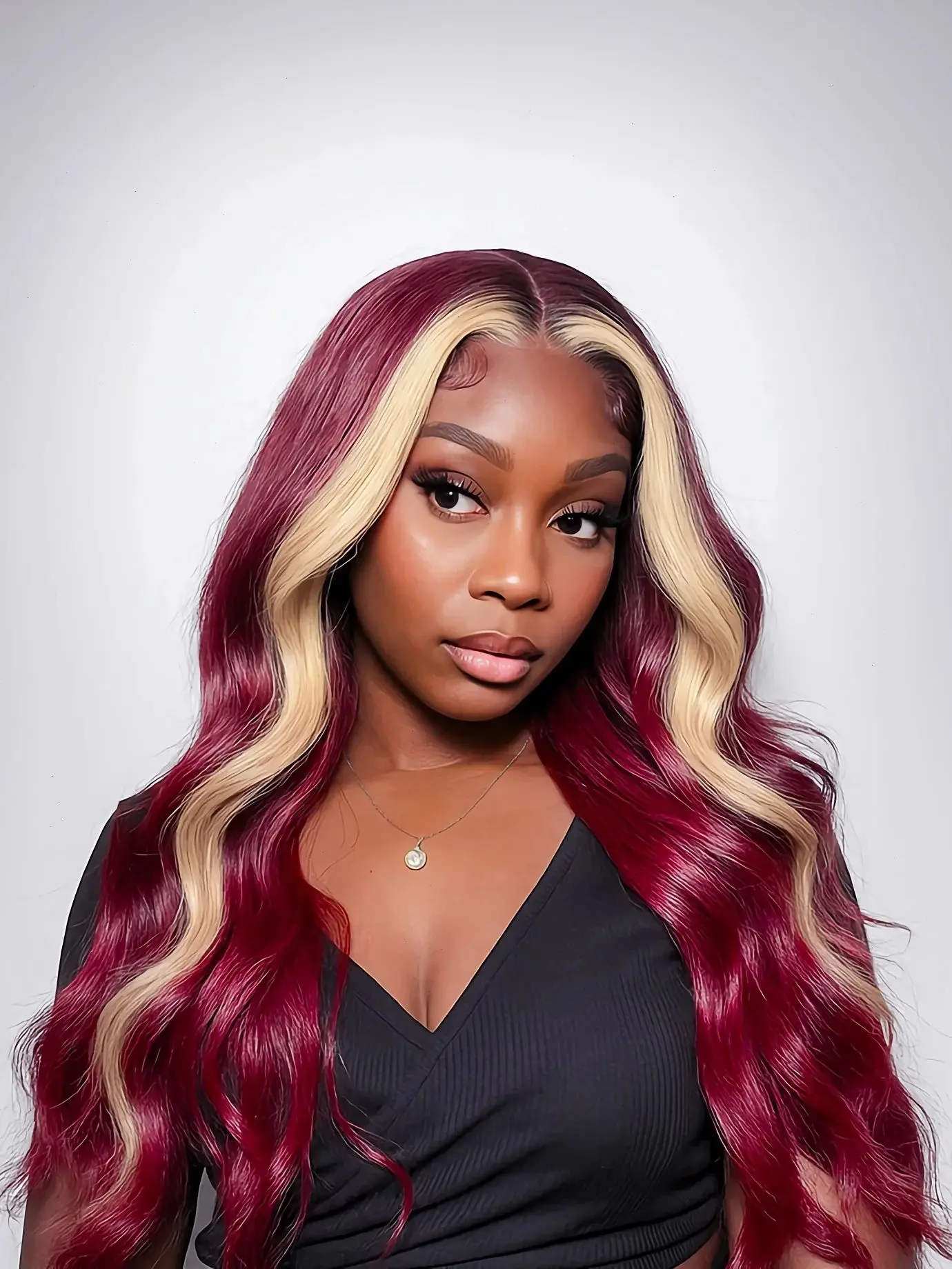 

Омбер Блондинка с красными бордовыми париками Выделите парики фронта шнурка Человеческие волосы Бразильская объемная волна 13x4 Hd Кружевные фронтальные парики