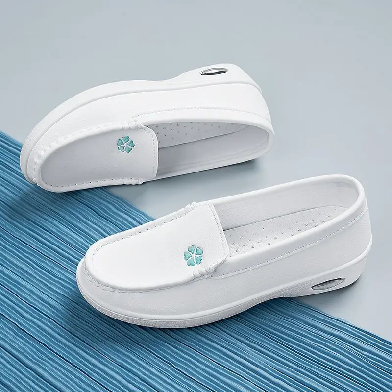 أحذية ممرضة نسائية بنعل ناعم مع وسادة هوائية، نعل سميك غير قابل للانزلاق، أحذية رياضية للعمل لمدرب المستشفى، سحب بخطوة واحدة