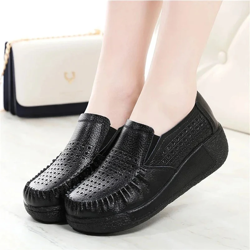 

2025 Genuine Leather Woman's Casual Shoes Slip-on Females Flats Sneakers Hollow Lofers Breathable Ladies Moccasins