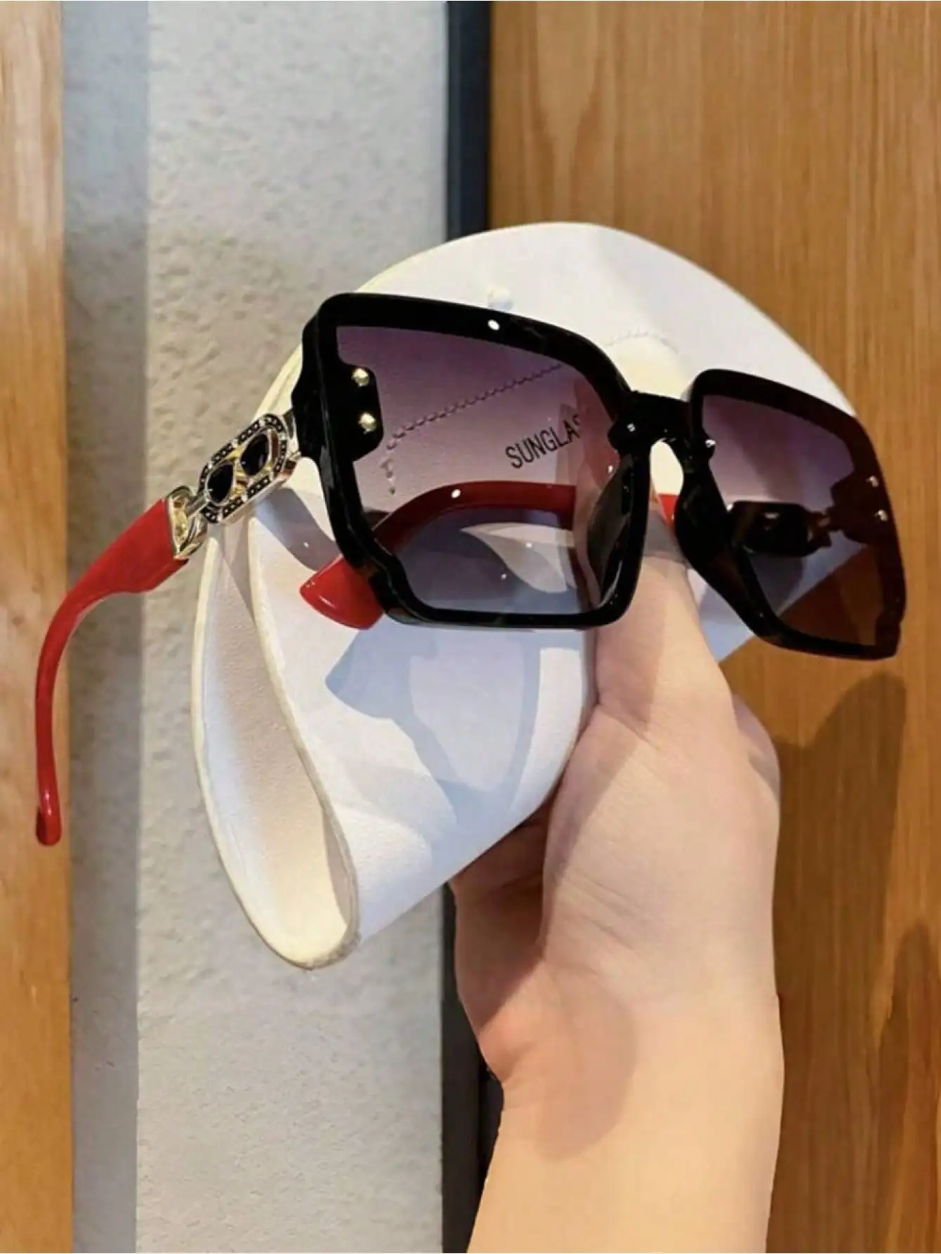 

1pc Large Frame Square Retro Women's Glasses, Full Frame Versatile Personalized Fashion Glasses, Suitable Vacation Travel Beach Accessories