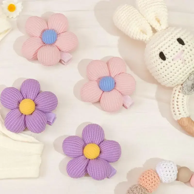 Conjunto de 2 grampos de cabelo de jacaré semi-coberto para meninas e mulheres com padrão floral 3D e conjunto de presente cheio de algodão