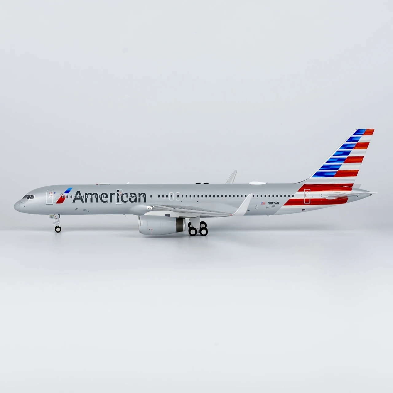 42033 Alloy Collectible Plane Gift NG Model 1:200 American Airlines Boeing B757-200 Diecast Aircraft Jet Model N187AN