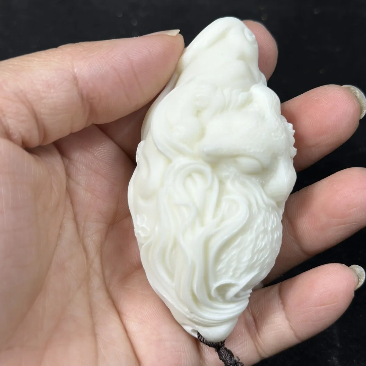 Hand Carved Tagua Nut Plum Blossom Nine Tailed Fox Figurine Bodhi Seed Hand Piece Wenwan Craft Ornament Gift