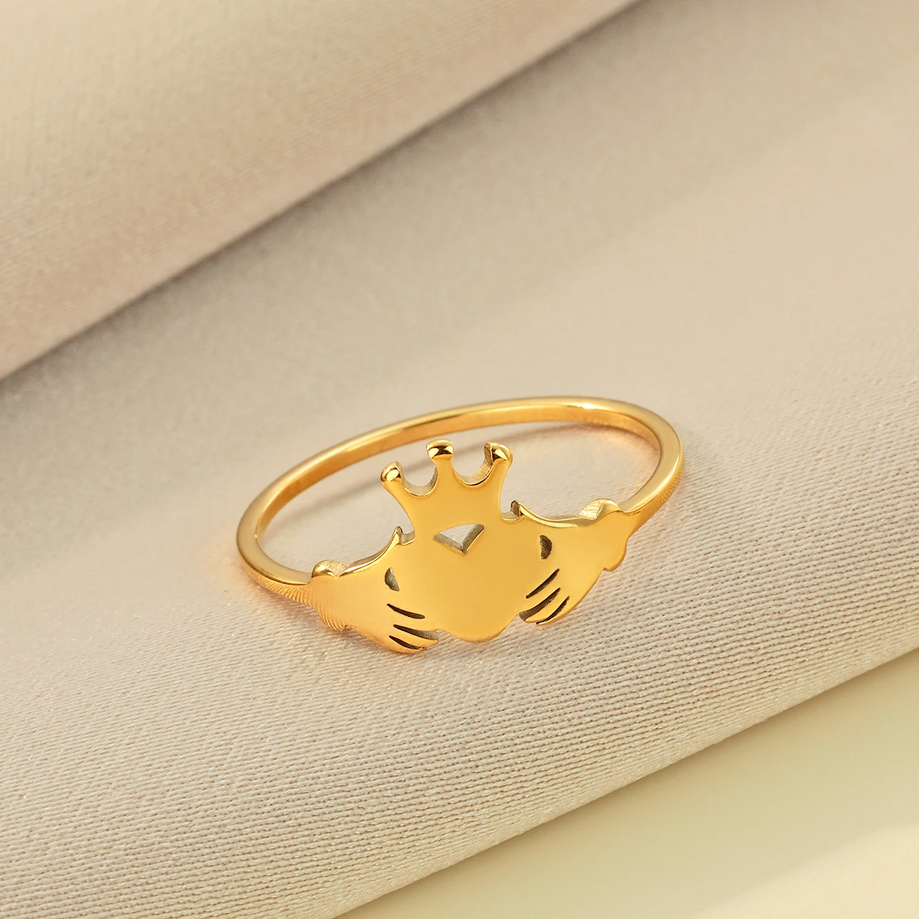 CHENGXUN School Tattoo Heart Crown Ring Claddagh Ring Gothic Victorian Rockabilly Heart Jewelry Loyalty Symbol Jewelry