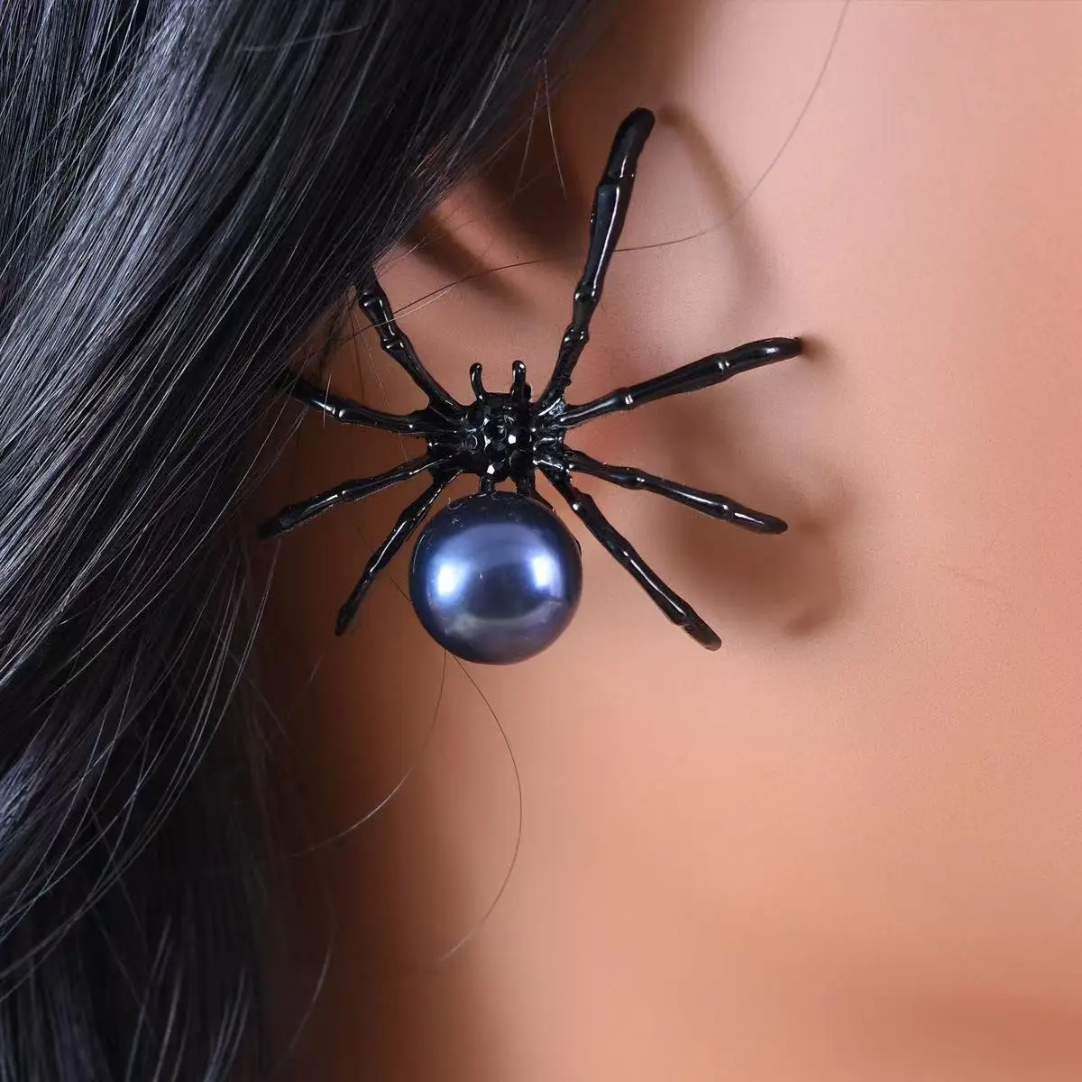2025 New Fashionable Black Spider Earrings Exaggerated Personalized Black Accessories Halloween Men's and Women's Alloy Earring view 5