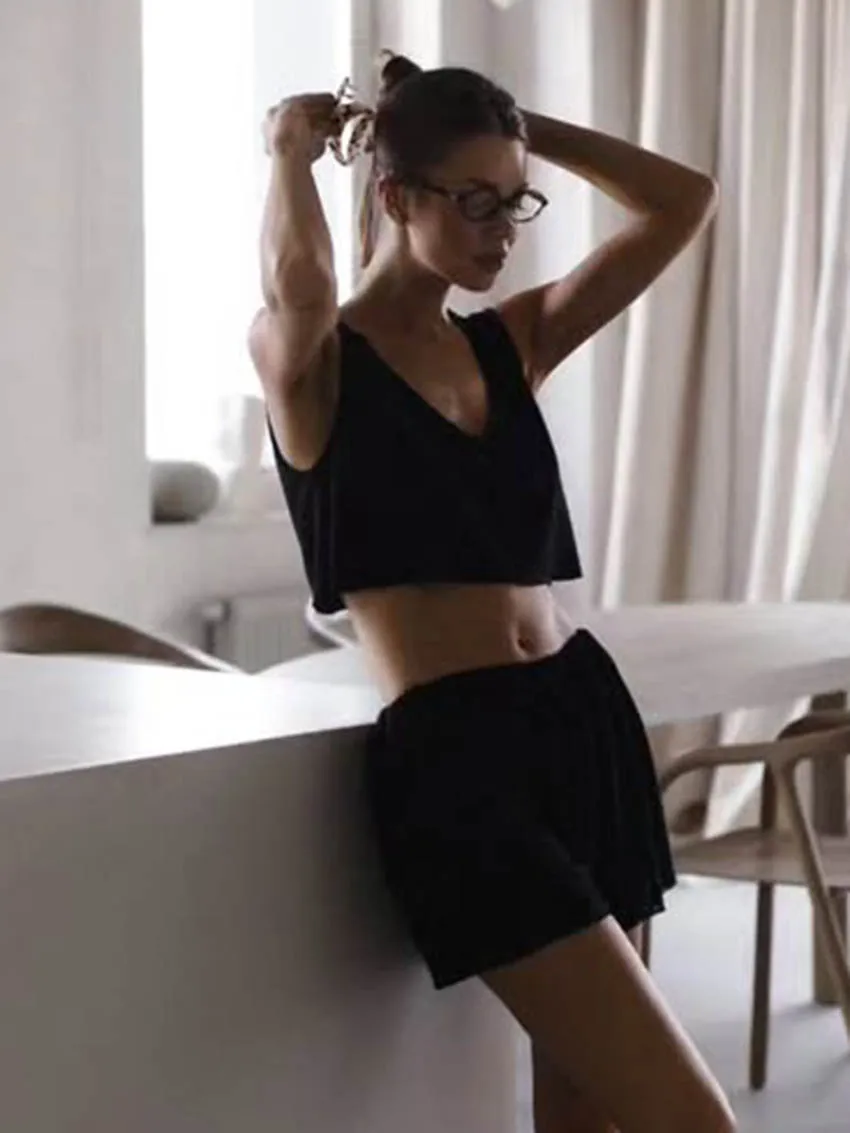 Marthaqiqi Loose Ladies Pajamas 2 Piece Suit V-Neck Sleepwear Crop Top Nightwear Sleeveless Nightgowns Shorts Casual Nightie Set