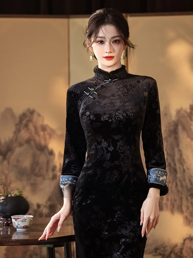 

Черное бархатное ципао с принтом, утепленное, теплое, женское, традиционное китайское, с длинными рукавами, миди-платье для повседневной носки