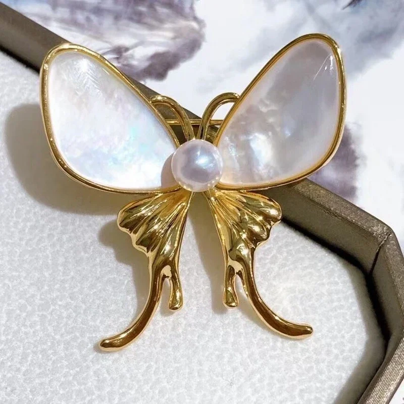 Fashionable and Exquisite with A Design Sense Butterfly Brooch Natural Seawater Akoya Pearl Brooch Natural Fritillaria Suit Pin