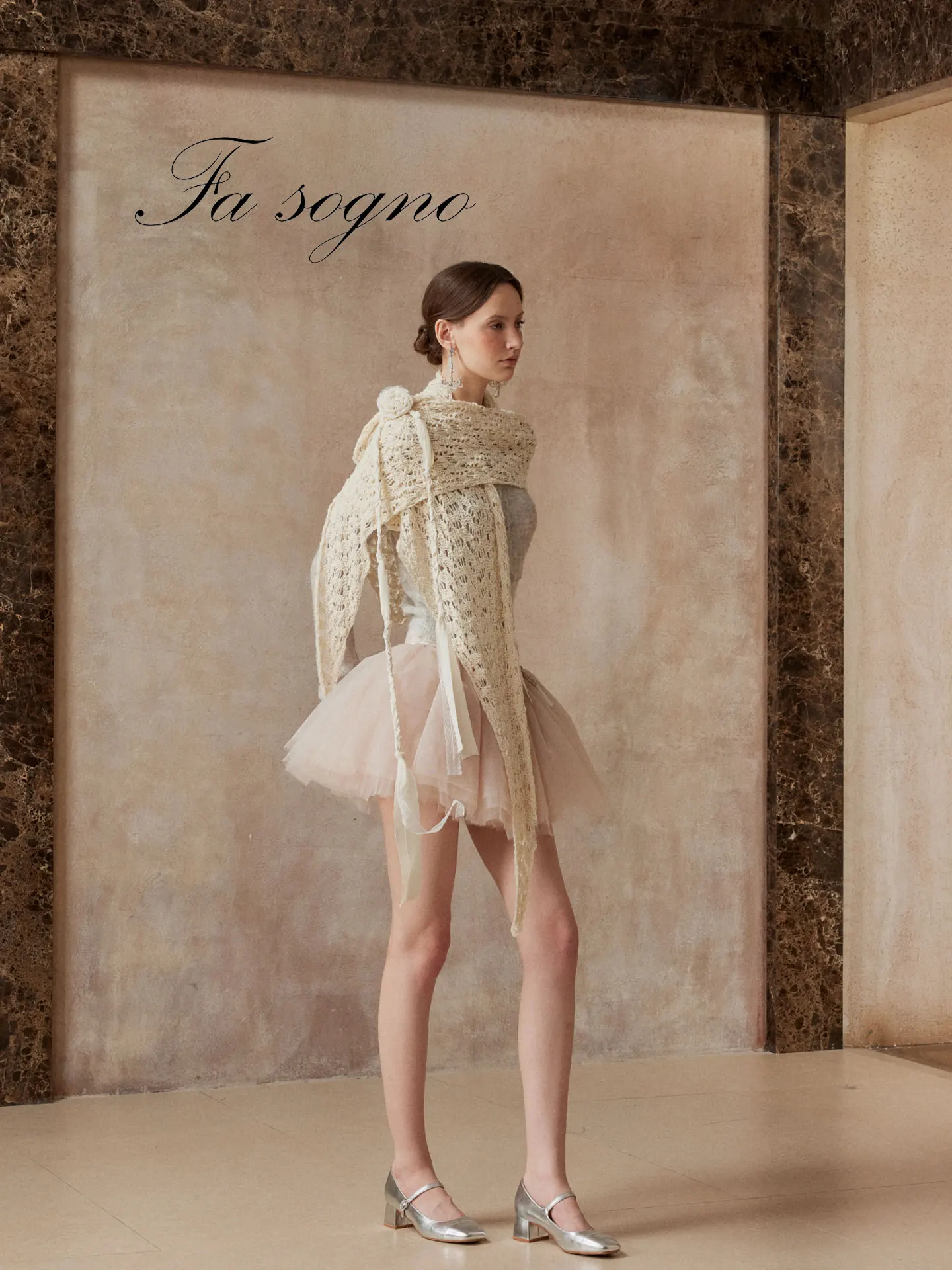 

Вязаный комплект с короткой юбкой Ele: Оригинальный дизайн, легкий, воздушный, для танцев, Dr Fa Sogno, женская мода