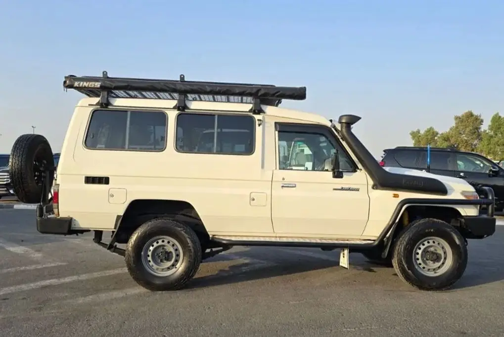 

Used Vehicles Single & Double Cabin Land Cruiser VDJ 79 Hardtop Pickup Truck, Year Used Cars From Germany for Sale