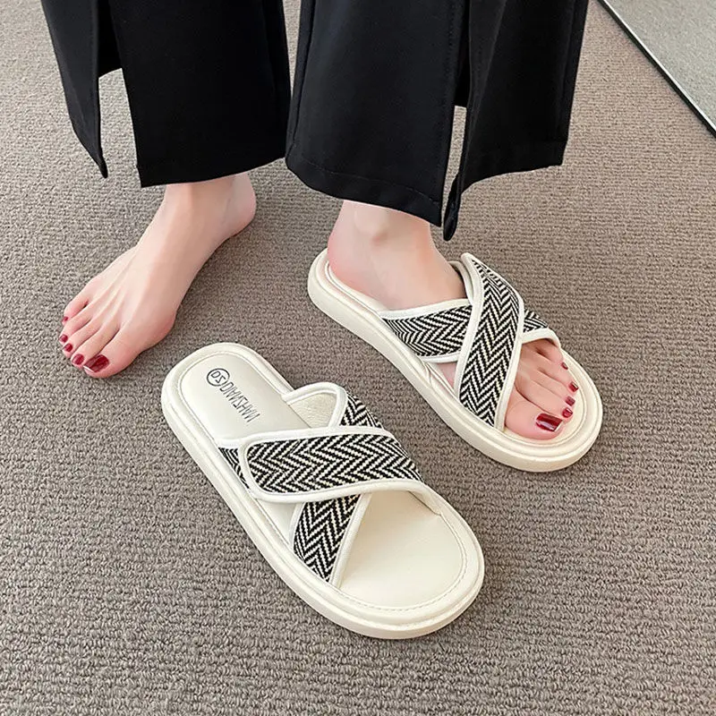 Summer 2025 Home Women's Slippers and Ladies Sandals Platform Indoor House Open Toe Slides Thick Shoes Designer Y on Promotion F