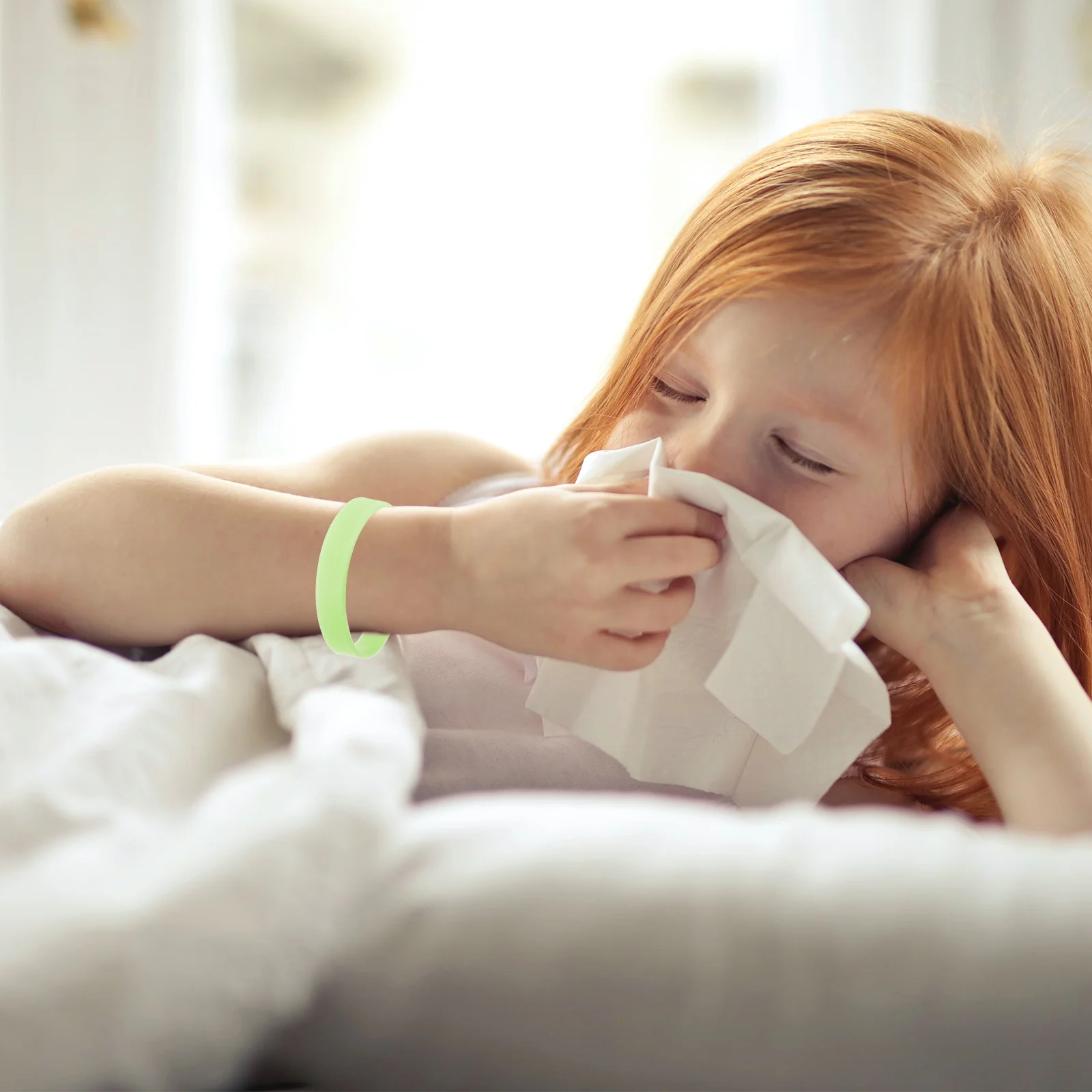 

100Pcs Glow in The Dark Bracelets Silicone Luminous Wristband Kids Night Sports Party Favors Glow in The Dark Bracelets