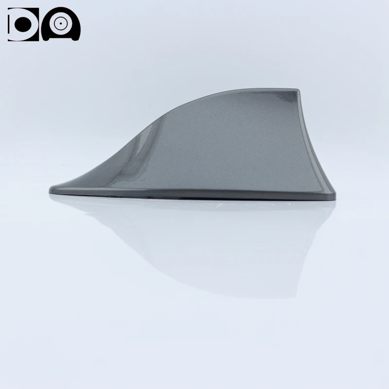 Universal Shark Fin Antenna Stronger Signal Piano Paint Car Radio Aerials FM/AM Car Styling For Renault Clio 2 3 4 I II III IV V