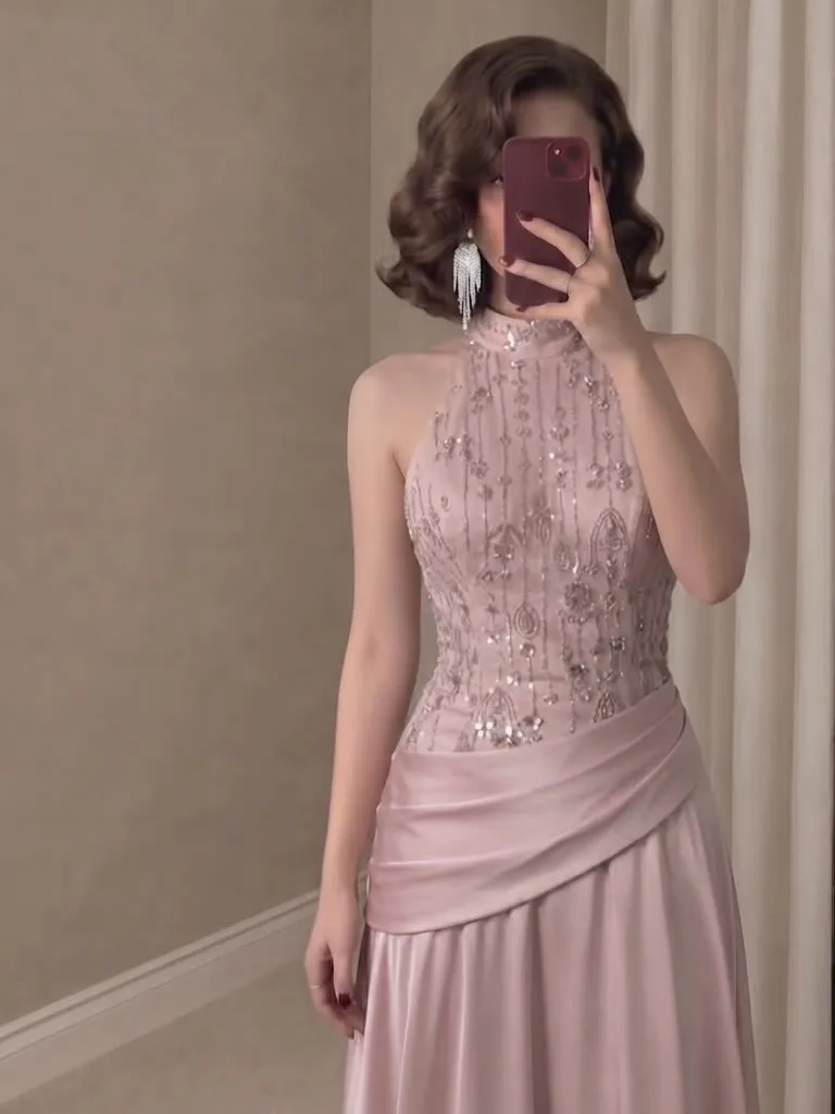 Vestido de Noche con Cuello Halter, Corpiño de Tul con Cuentas, Falda de Satén, Cintura Ajustada, Vestido Largo Formal para Invitadas de Boda, Fiesta
