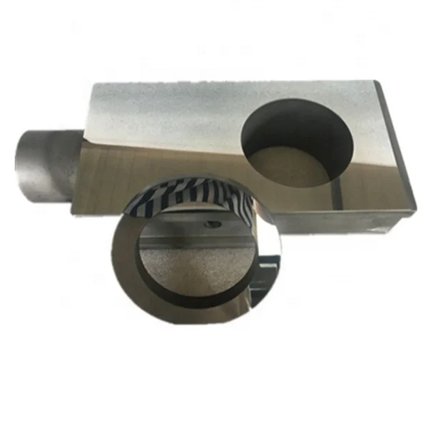 Cameron Fc/Fls Gate…