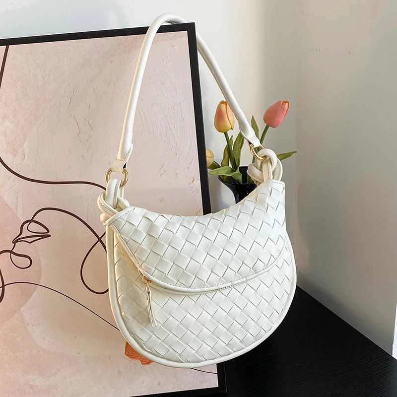 

Elegant Minimalist Unique Vintage Bag For Women With Trendy Design Crossbody And Letter Logo