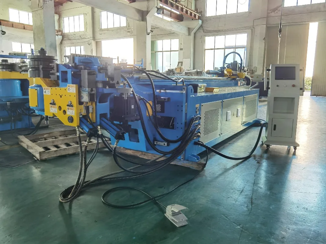 Automatische CNC-Rohr- und Rohrbiegemaschine, erhältlich mit Push-Bending, geeignet für jede Industrie