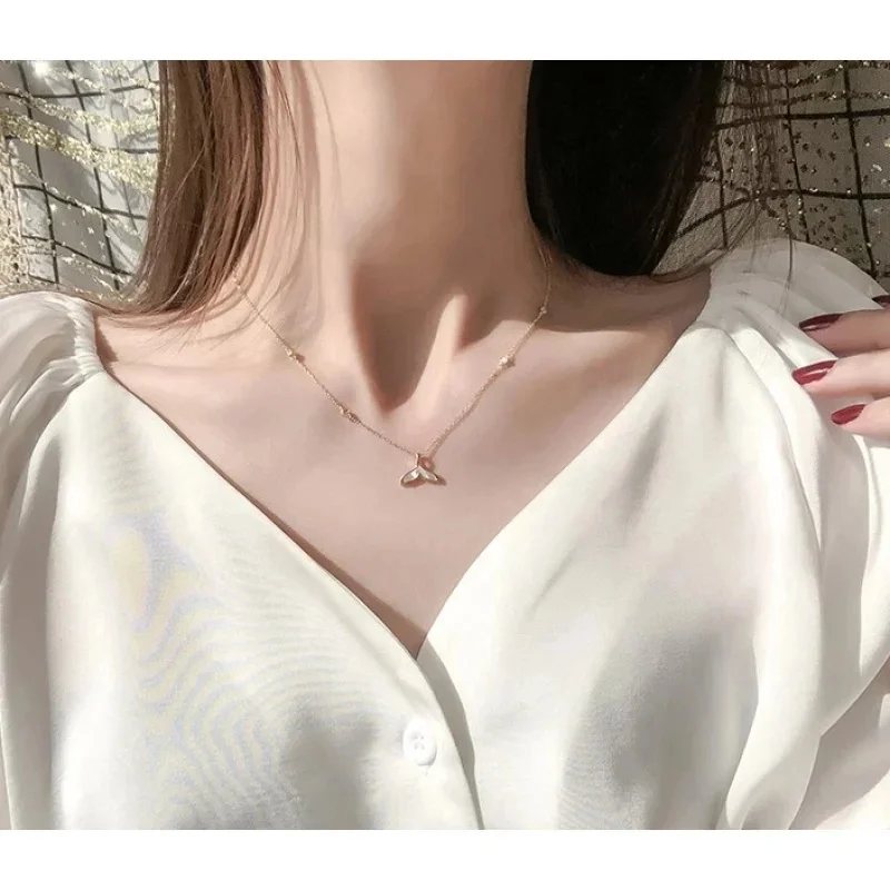 2026 Hot Seller Mermaid Tail Pendant Necklace Natural White Shell Inlay Side Floating Tiny CZ Minimal Ocean Women Collar Jewelry