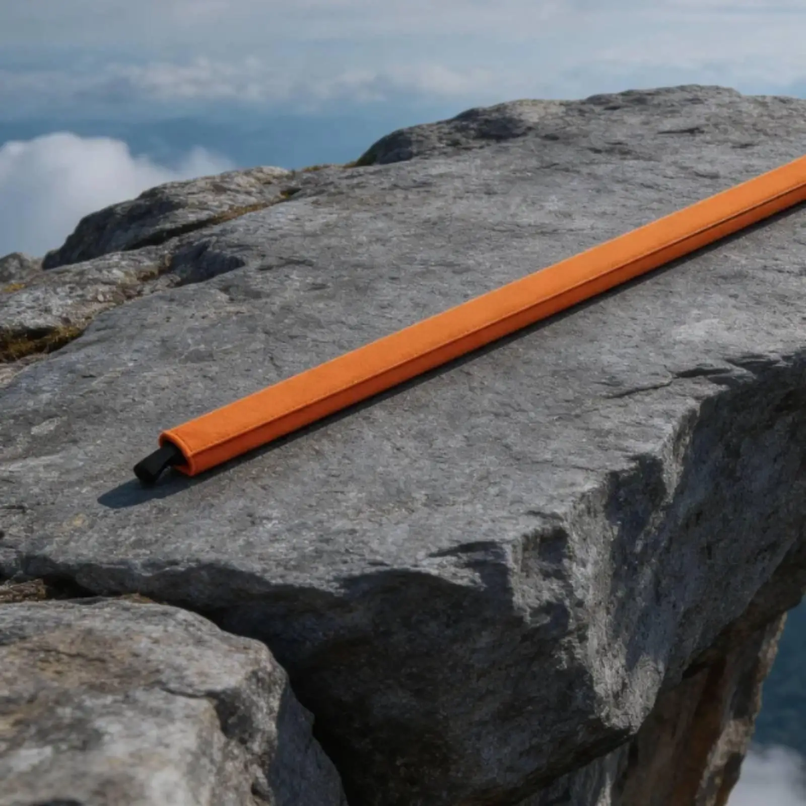 Climbing Rope Protector PVC Rope Guard Easy to Install for Climbers, Rappelling Users, Mountaineering, High Altitude Work