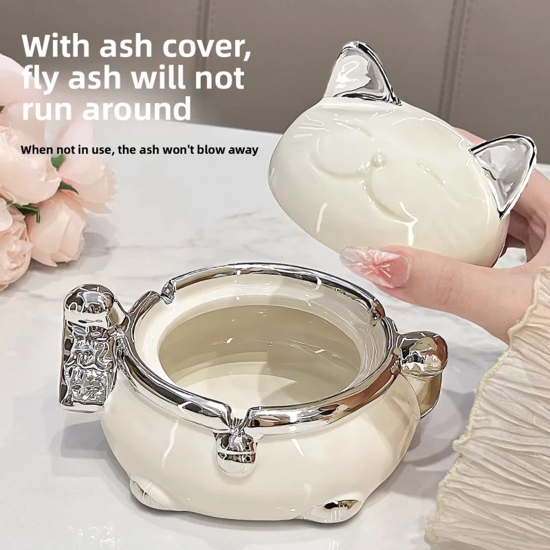 

Elegant Fortune Cat Ashtray, High-end Modern Design with Lid to Prevent Ashes from Flying, for Home Use